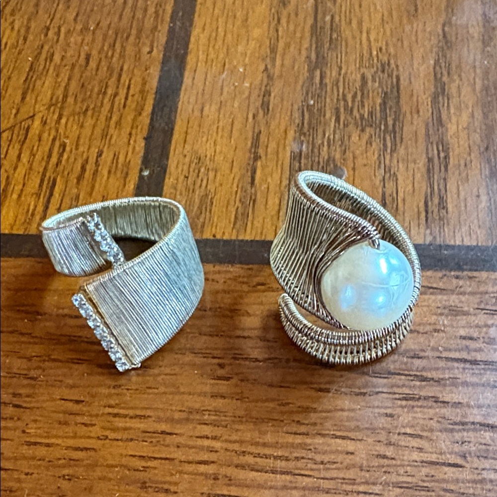 Elegant Silver and Gold Plated Wire Wrapped Rings
Both rings for $50
Size 7 / 8